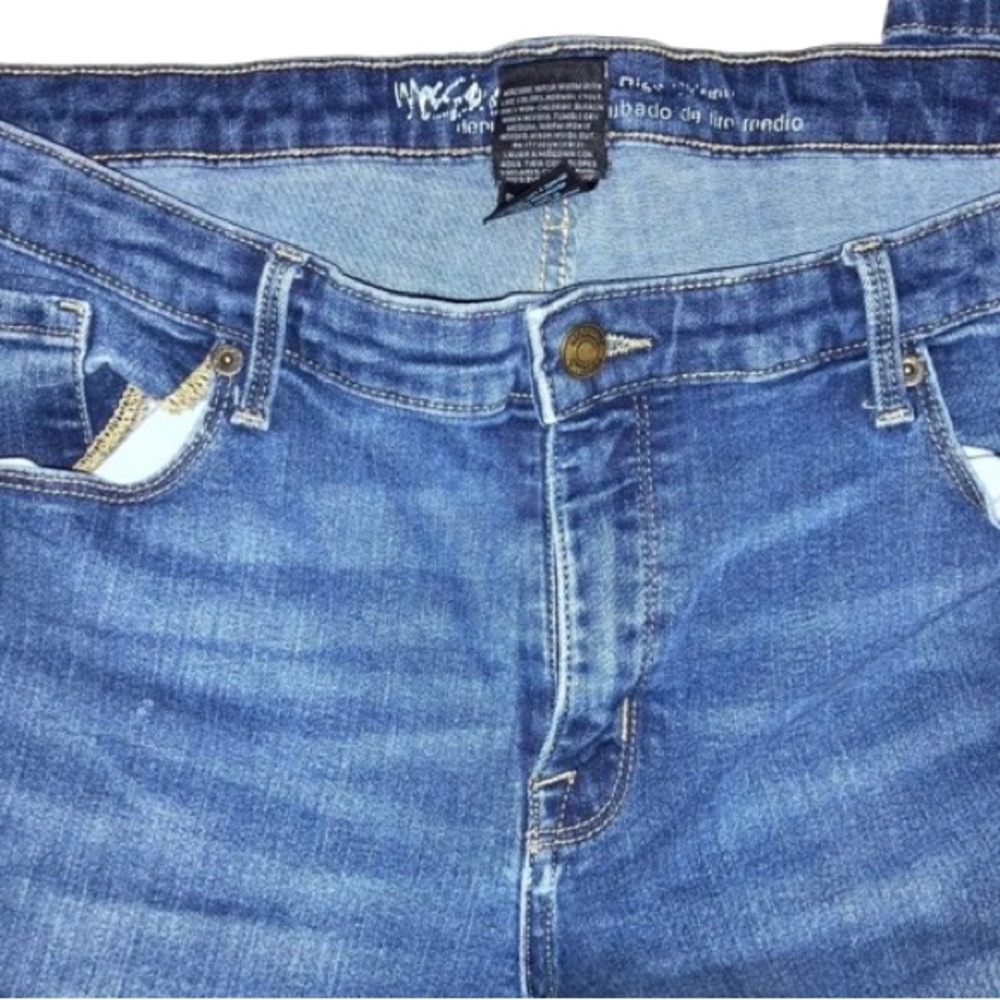 MOSSIMO classic blue denim mid rise skinny jeans in size 33